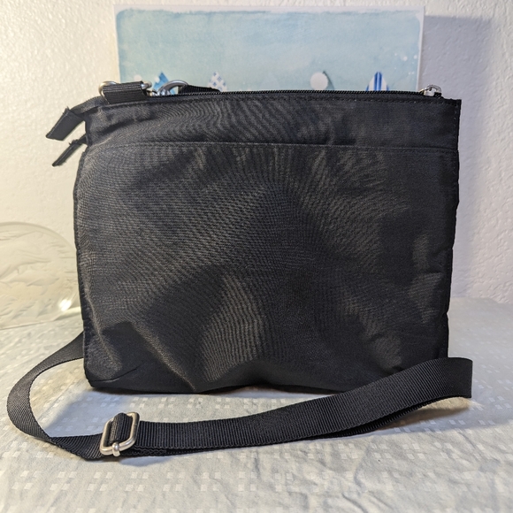Baggallini Black Crossbody Bag - Picture 3 of 8